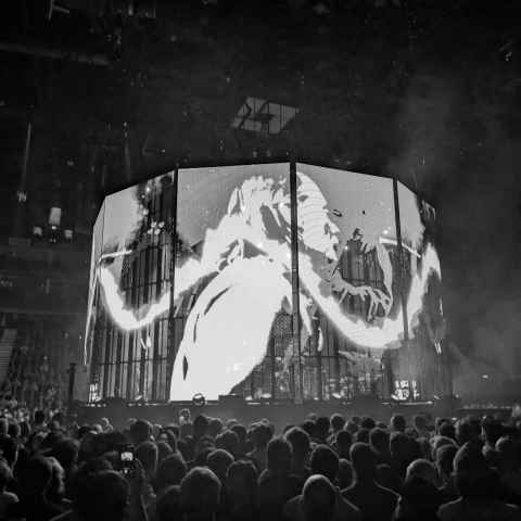 The screens round Radiohead at the O2