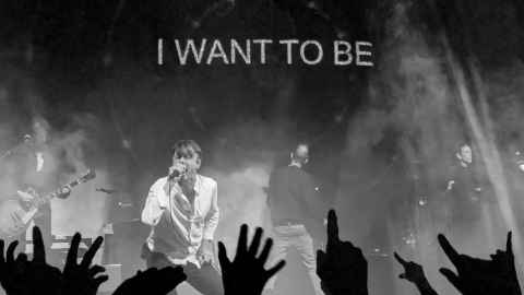 Suede on stage at Portsmouth Guildhall